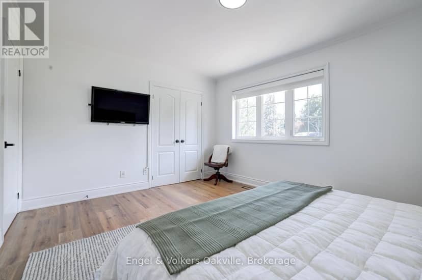 3281 Flanagan Crescent — photo 19 of 40