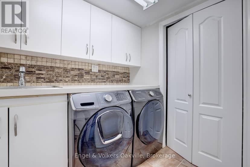 3281 Flanagan Crescent — photo 35 of 40