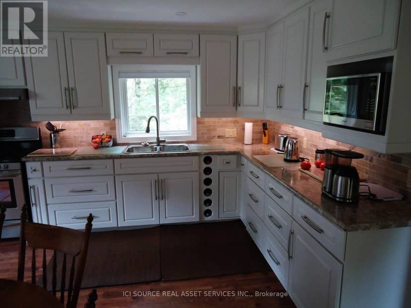 4 Pinewood Drive — photo 3 of 27