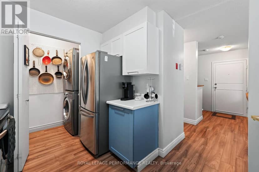 502 - 1589 St. Bernard Street — photo 14 of 40
