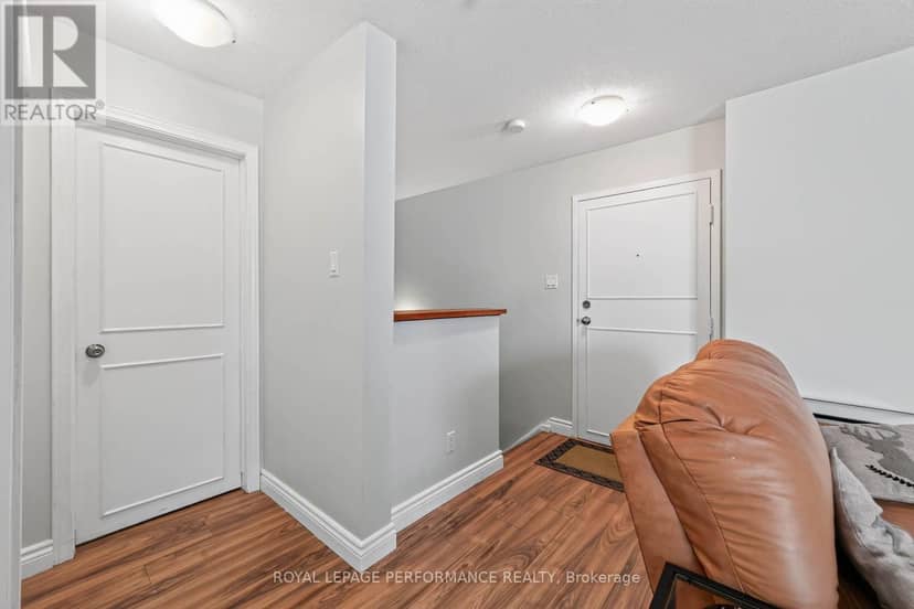 502 - 1589 St. Bernard Street — photo 20 of 40
