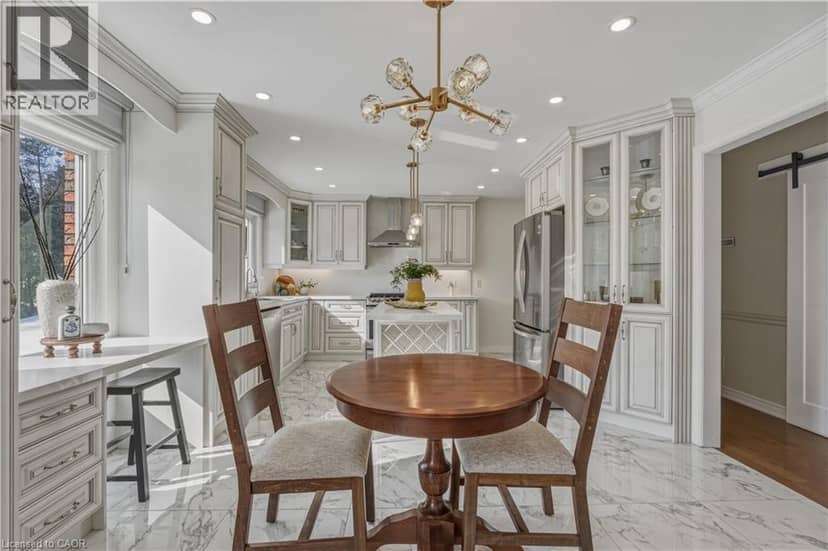 6 IRIS Court — photo 14 of 40