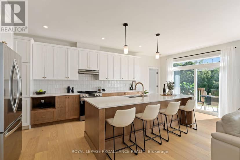 1070 Turner Drive — photo 16 of 40