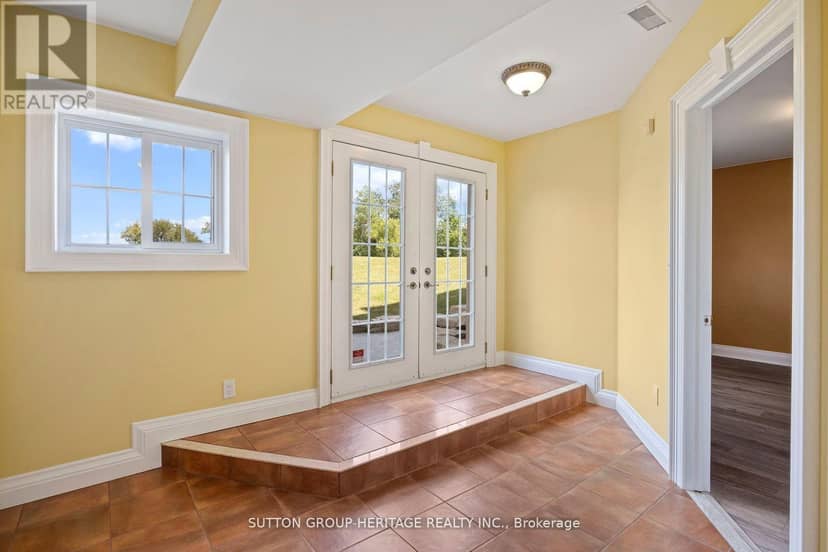 2100 Taunton Road — photo 23 of 40
