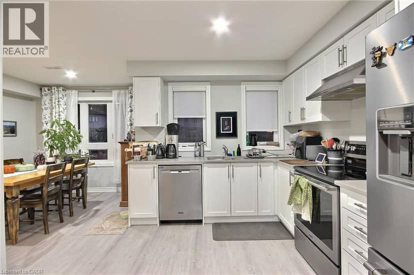 287 CHAPEL HILL Drive — photo 3 of 13