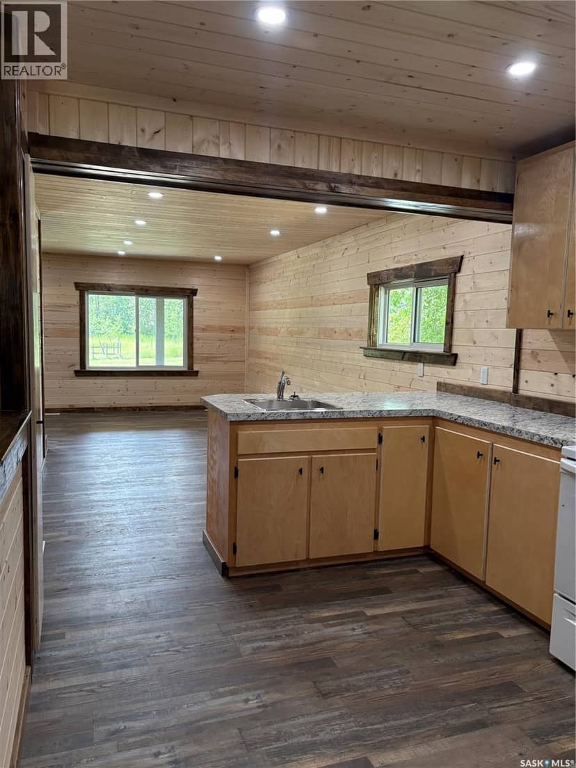 Thompson Acreage — photo 12 of 34