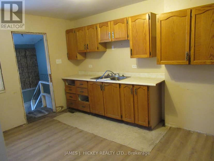 10 Iberville Street — photo 7 of 17