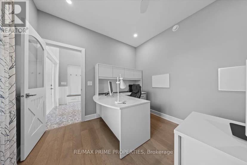 2440 Emmett Road, Ottawa, photo 5