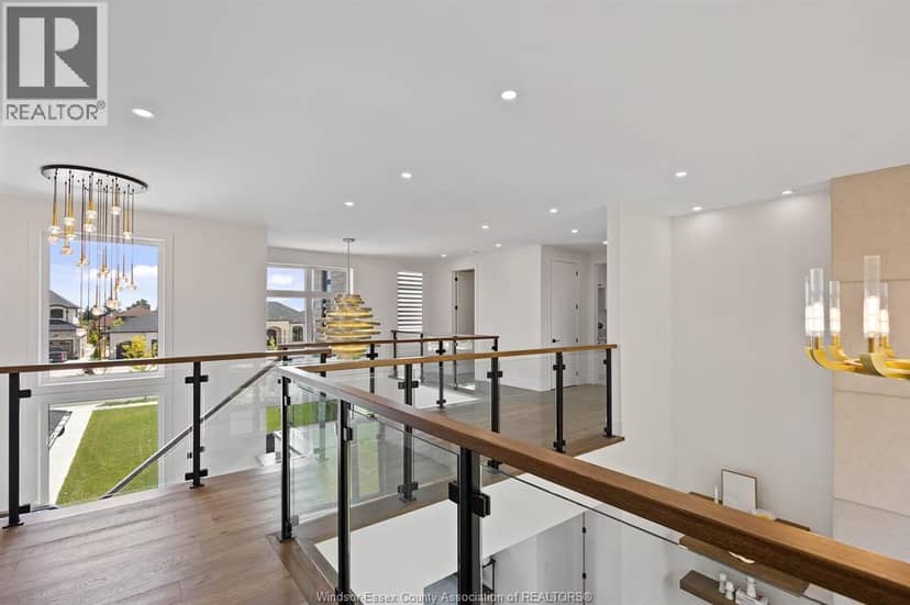 3563 Donato — photo 23 of 40