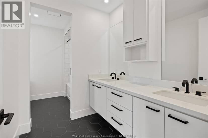 3563 Donato — photo 28 of 40