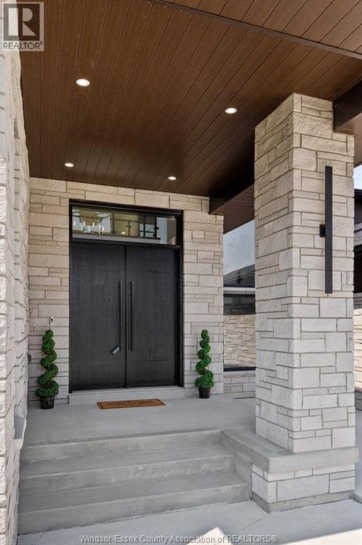 3563 Donato — photo 3 of 40