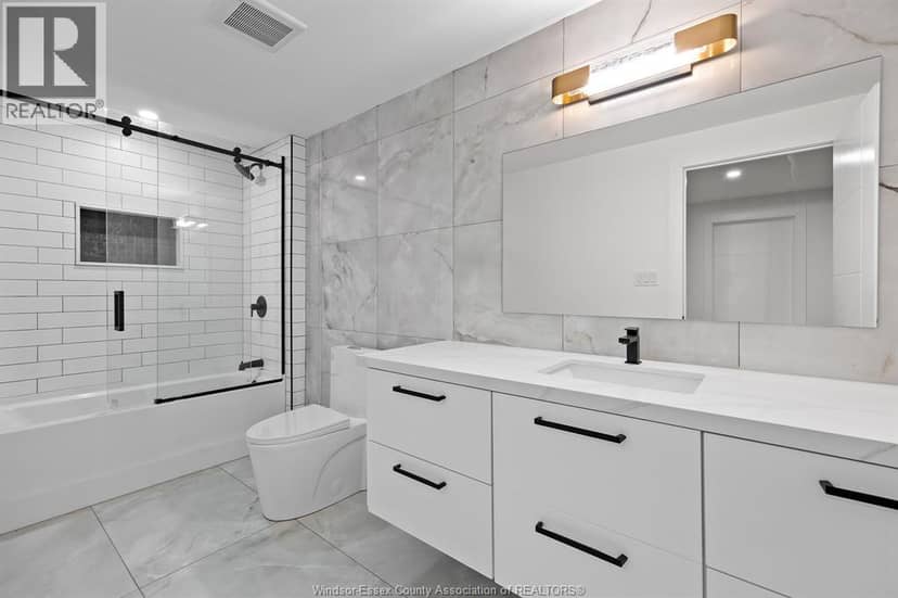 3563 Donato — photo 33 of 40