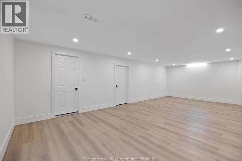 3563 Donato — photo 34 of 40
