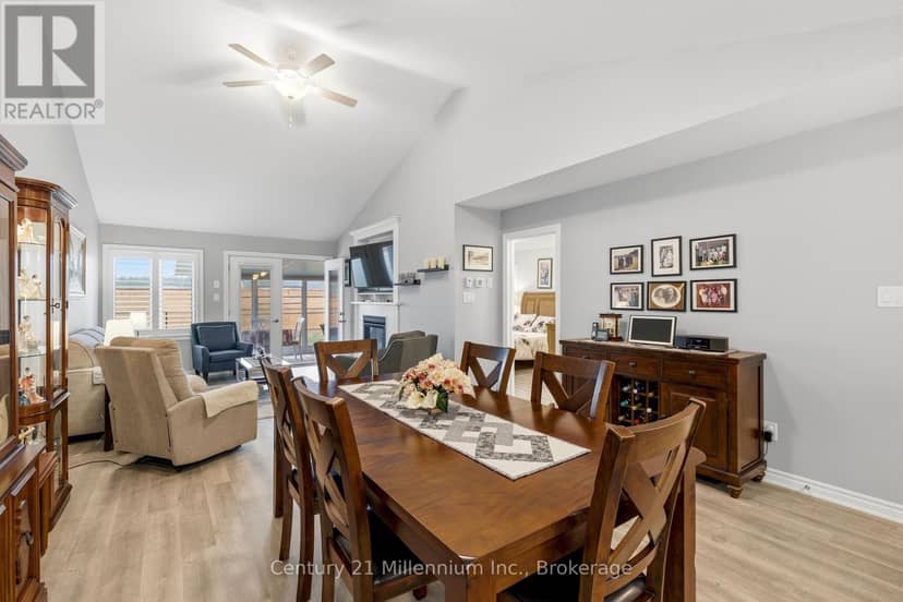 66 Ivy Crescent — photo 14 of 25