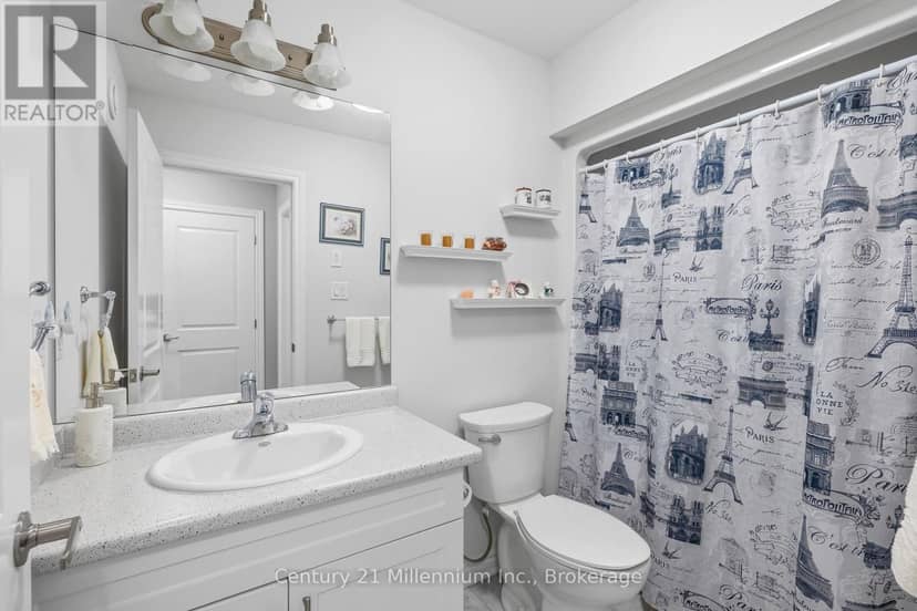 66 Ivy Crescent — photo 18 of 25