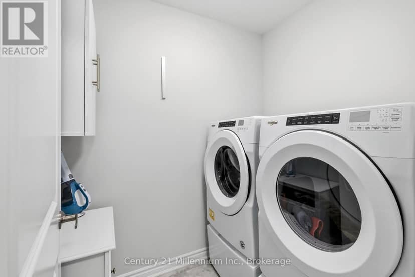 66 Ivy Crescent — photo 21 of 25