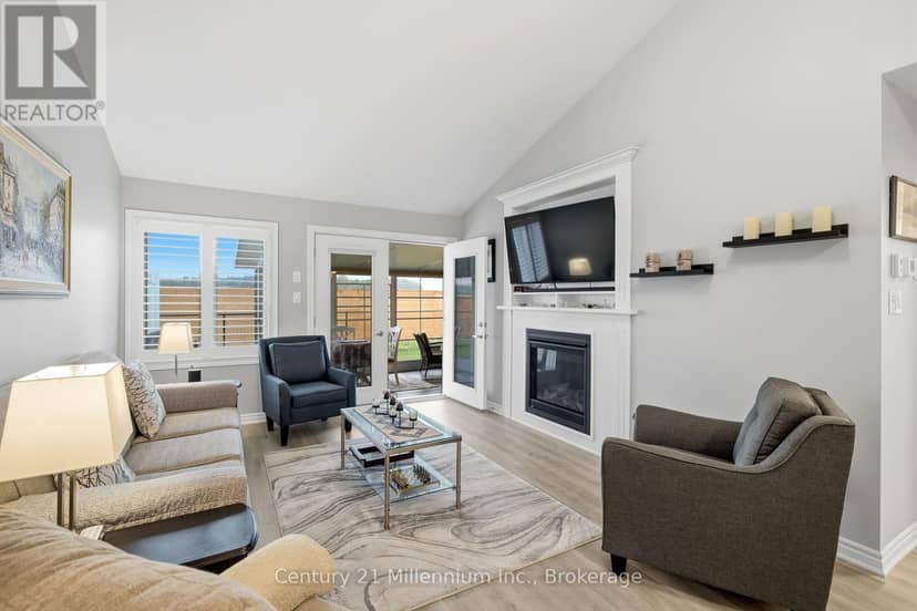 66 Ivy Crescent — photo 7 of 25
