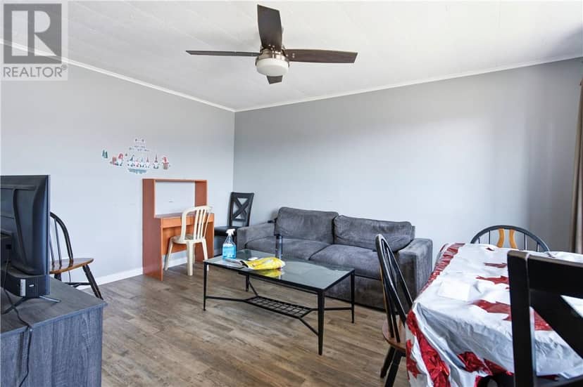 398 Bond Street — photo 7 of 24