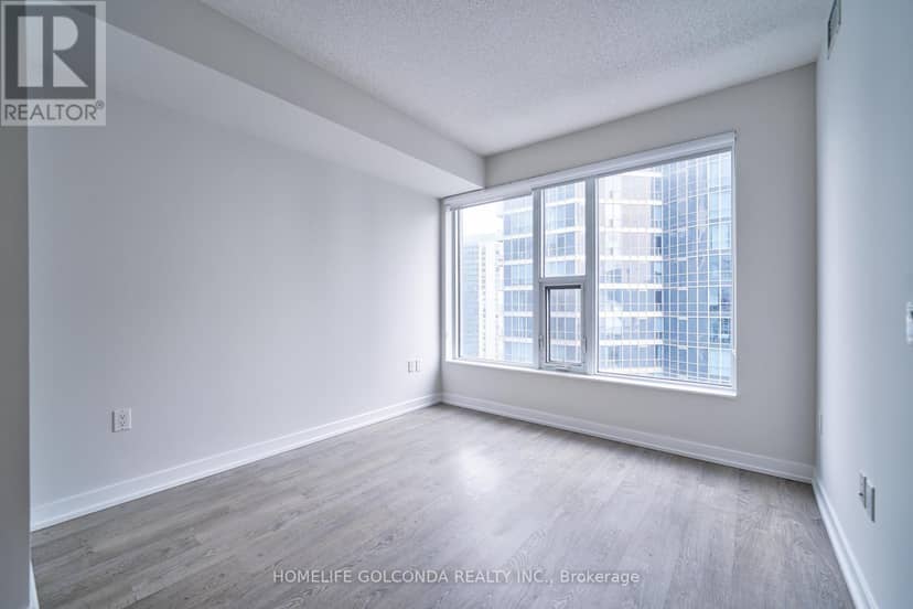 2607 - 10 York Street — photo 24 of 34