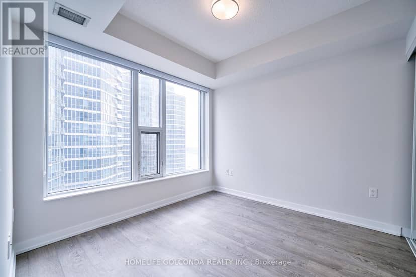2607 - 10 York Street — photo 27 of 34