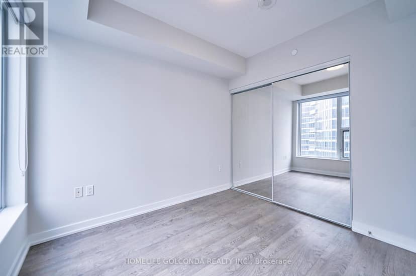2607 - 10 York Street — photo 30 of 34