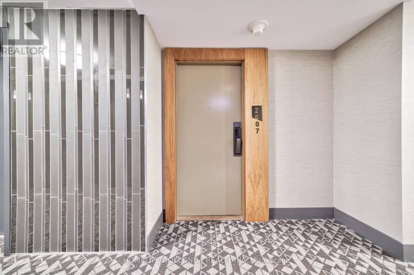 2607 - 10 York Street — photo 6 of 34