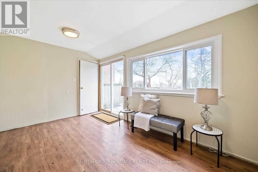 1612 Dufferin Street — photo 12 of 20