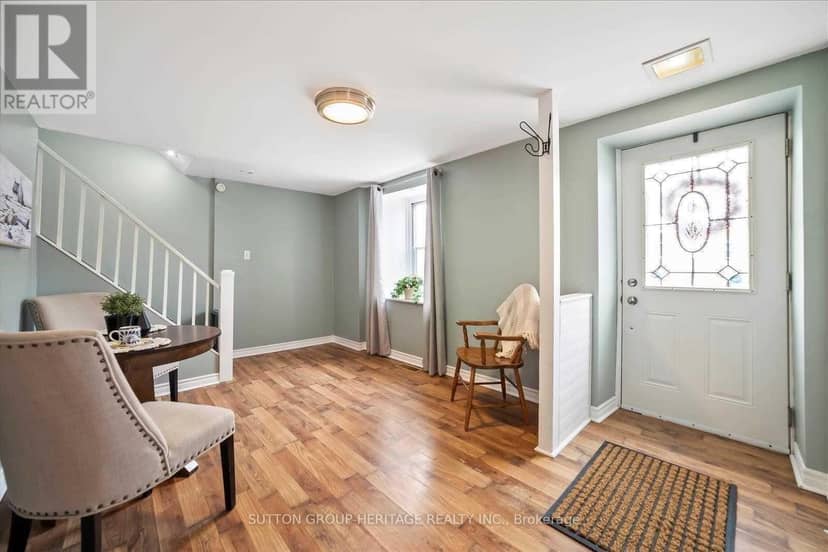 1612 Dufferin Street — photo 3 of 20