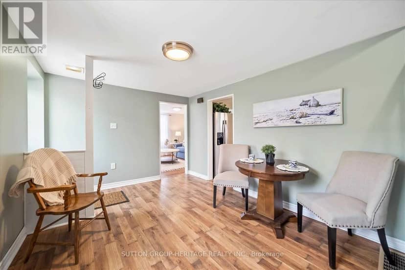 1612 Dufferin Street — photo 4 of 20