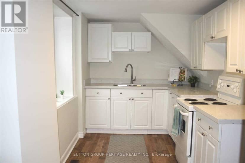 1612 Dufferin Street — photo 7 of 20