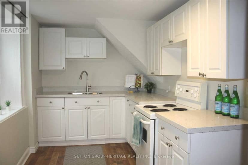 1612 Dufferin Street — photo 8 of 20
