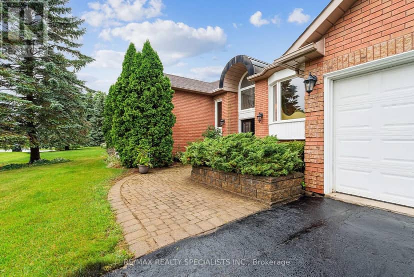 22 Lamont Creek Drive — photo 3 of 40