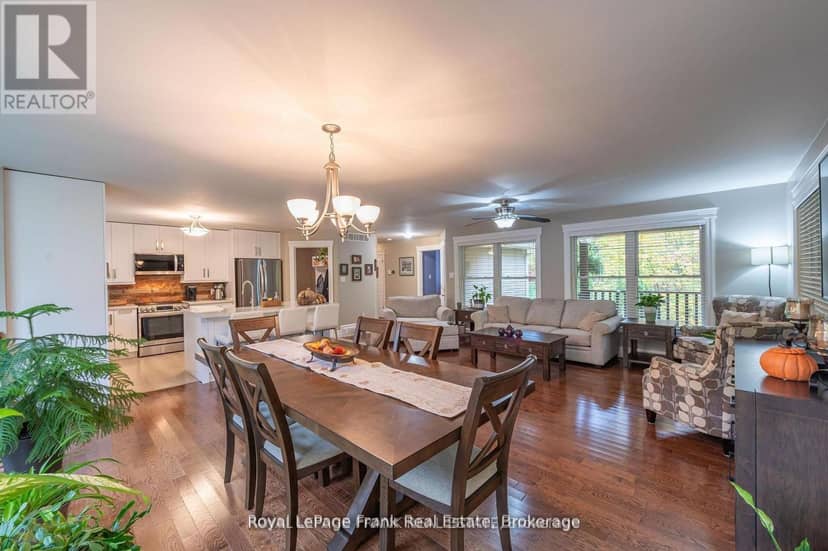 25 Lakeland Avenue — photo 4 of 40