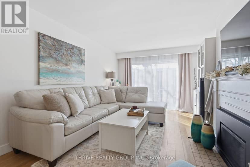 12 Guildwood Walk — photo 7 of 40