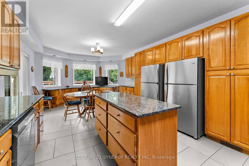 21 Holly Drive — photo 12 of 40