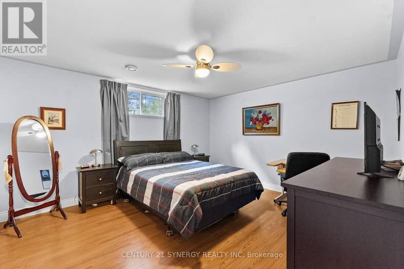 21 Holly Drive — photo 25 of 40