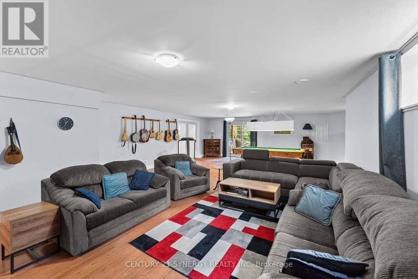 21 Holly Drive — photo 27 of 40