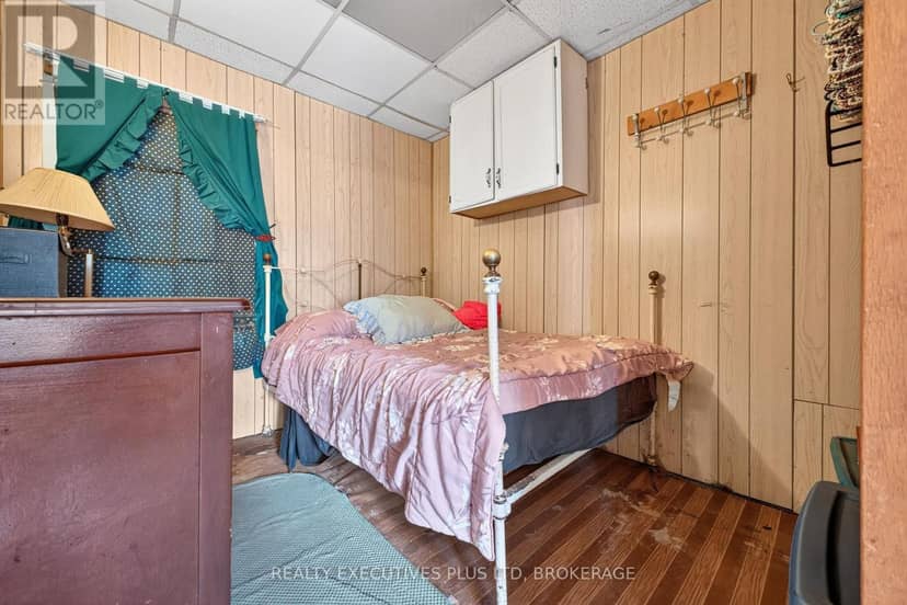 3907 Alexandra Road — photo 9 of 28