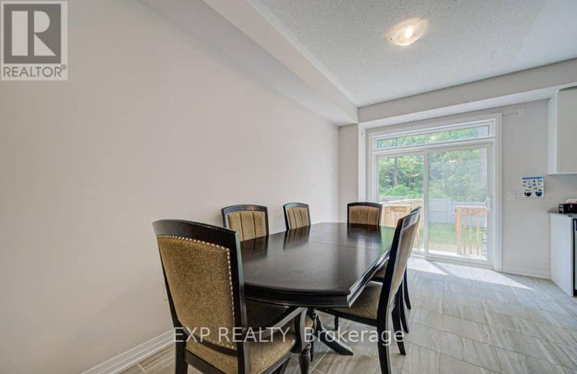 1302 - 585 Colborne Street E — photo 11 of 39