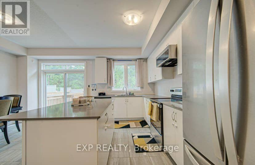 1302 - 585 Colborne Street E — photo 17 of 39
