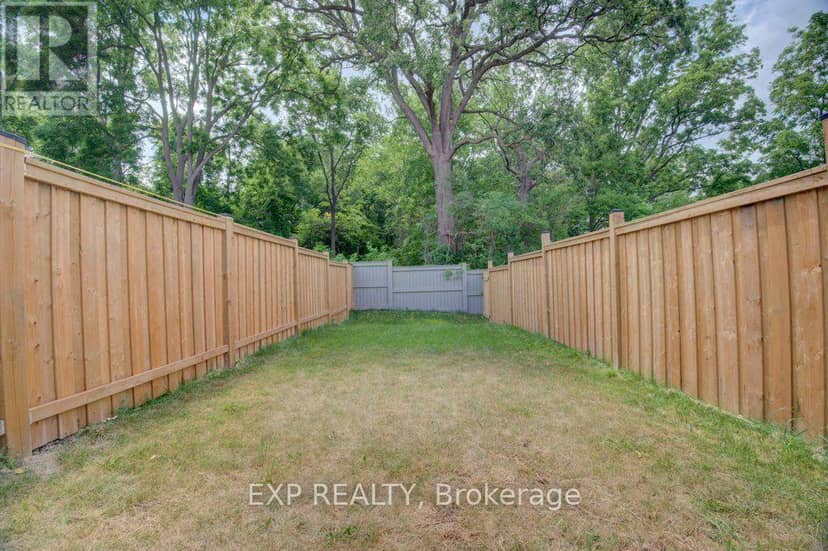 1302 - 585 Colborne Street E — photo 34 of 39
