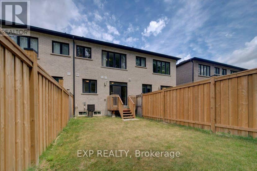1302 - 585 Colborne Street E — photo 38 of 39
