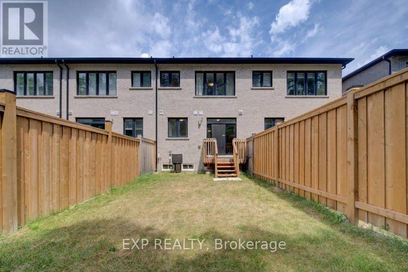 1302 - 585 Colborne Street E — photo 36 of 39