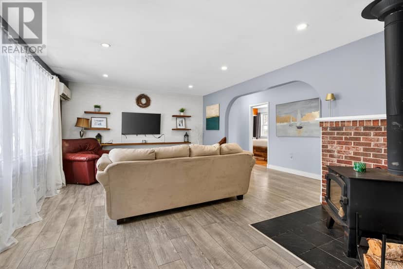 45 Meadowbank Road — photo 6 of 40