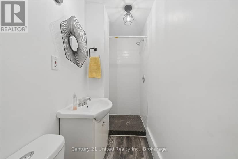 270 Rogers Street — photo 18 of 40