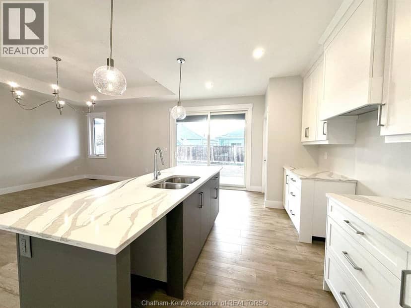 36 Duskridge ROAD — photo 3 of 13