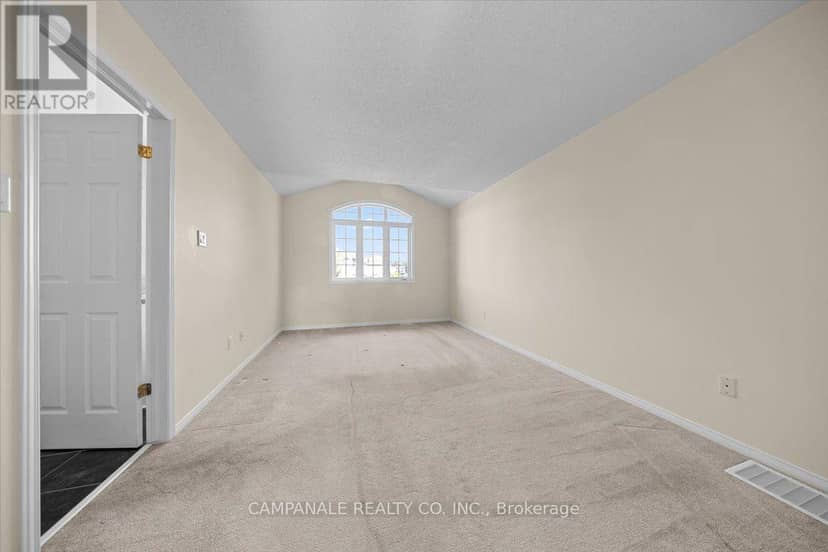 104 Wolff Crescent — photo 17 of 26