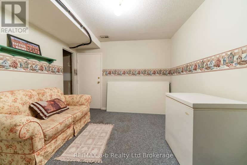 8 - 19 Wren Court — photo 22 of 27