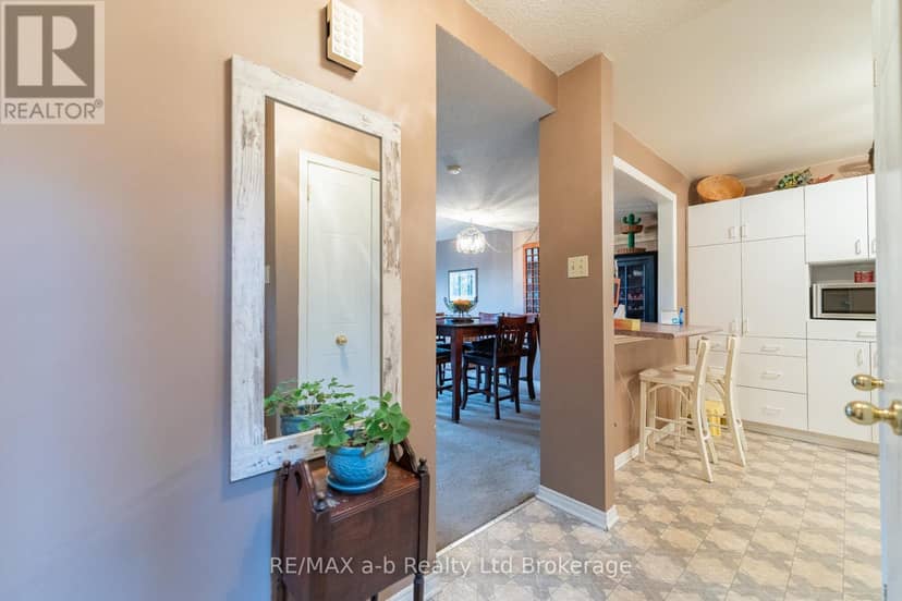 8 - 19 Wren Court, Tillsonburg, photo 4