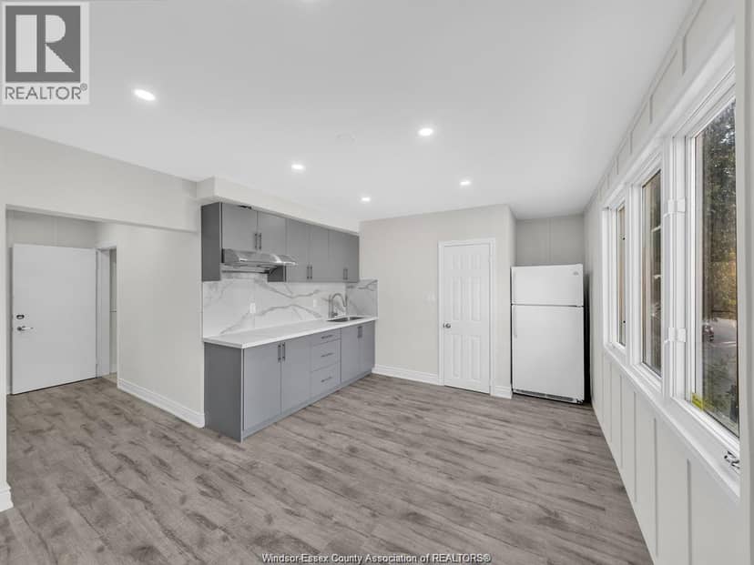 1052 Drouillard Road — photo 4 of 40
